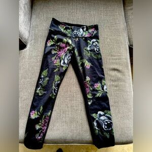 Lululemon floral Wunder under leggings with black back